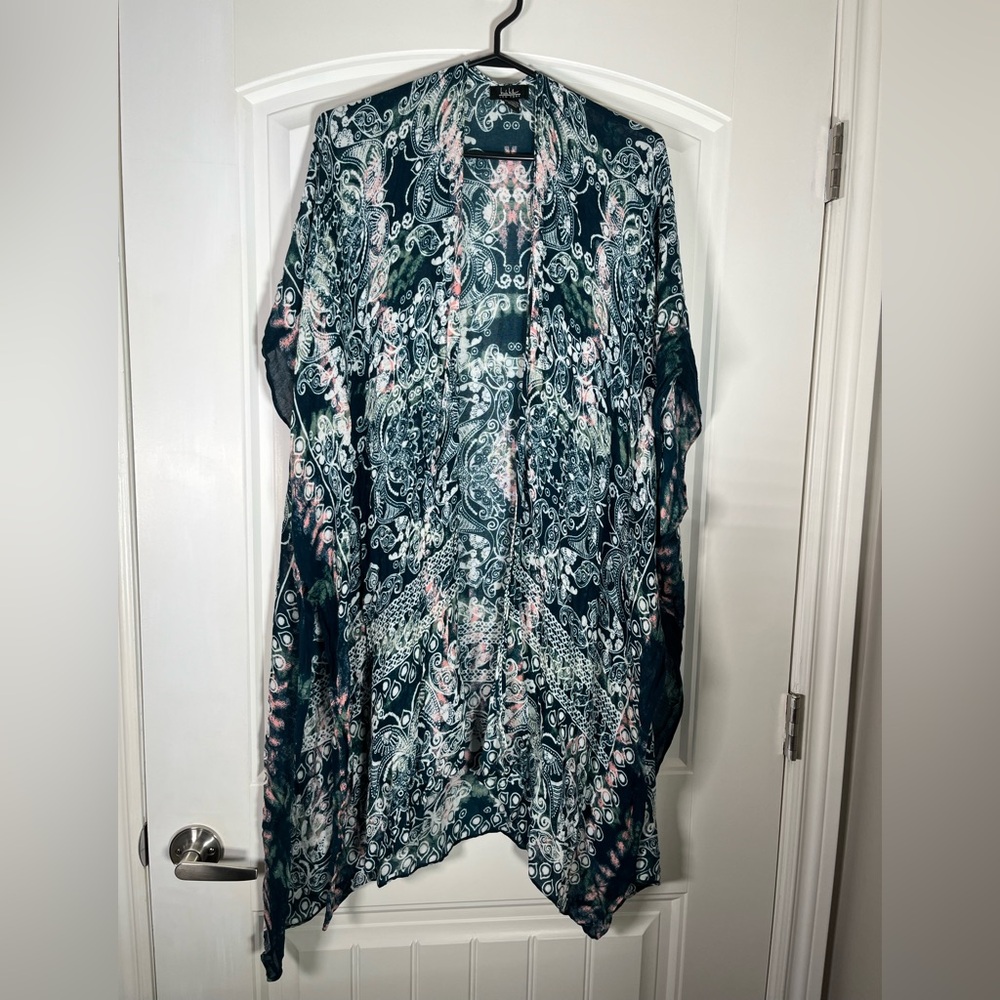 Nicole Miller Turquise, White and pink  Paisley Kimono